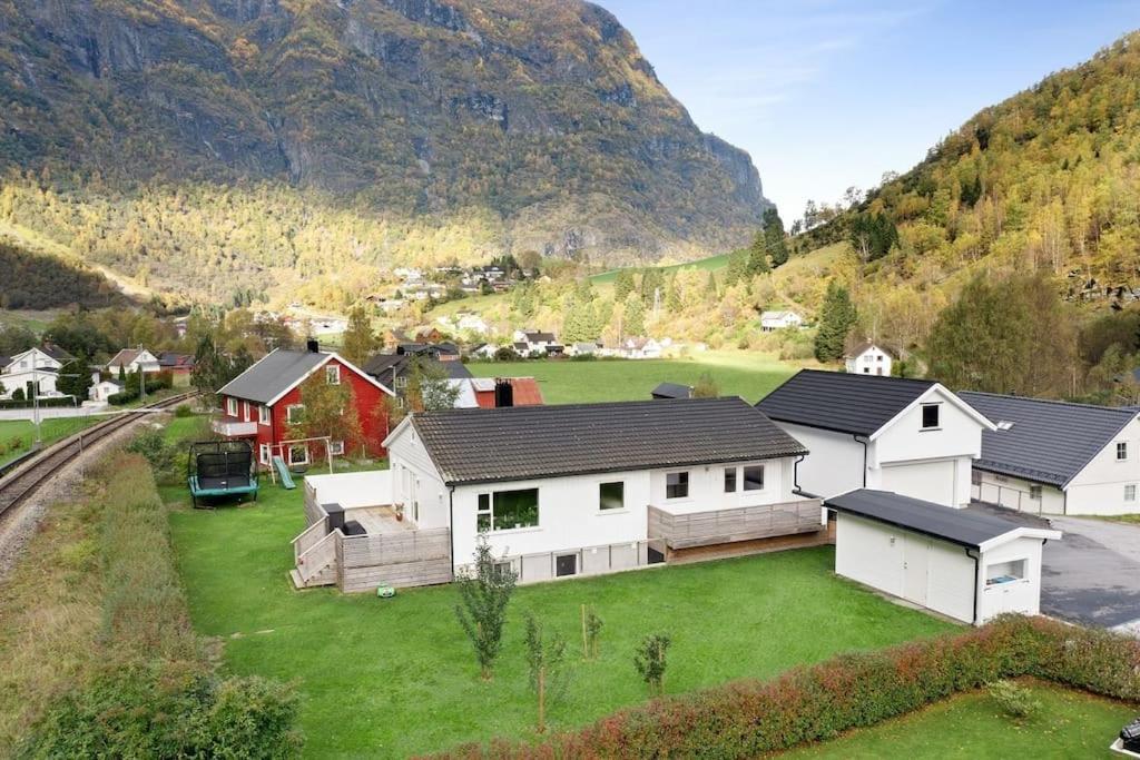 Fint Hus I Flam Vila Aurland Exterior foto